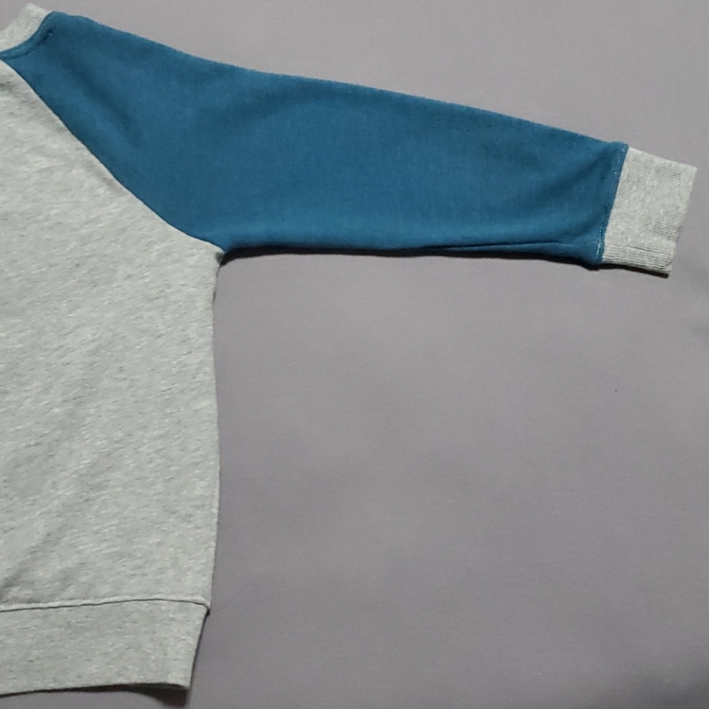 Sweatshirt - Picture 11 of 11